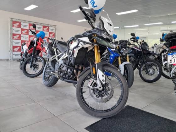 TRIUMPH TIGER 900 
